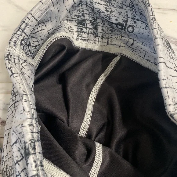 ALO yoga leggings - Picture 4 of 5